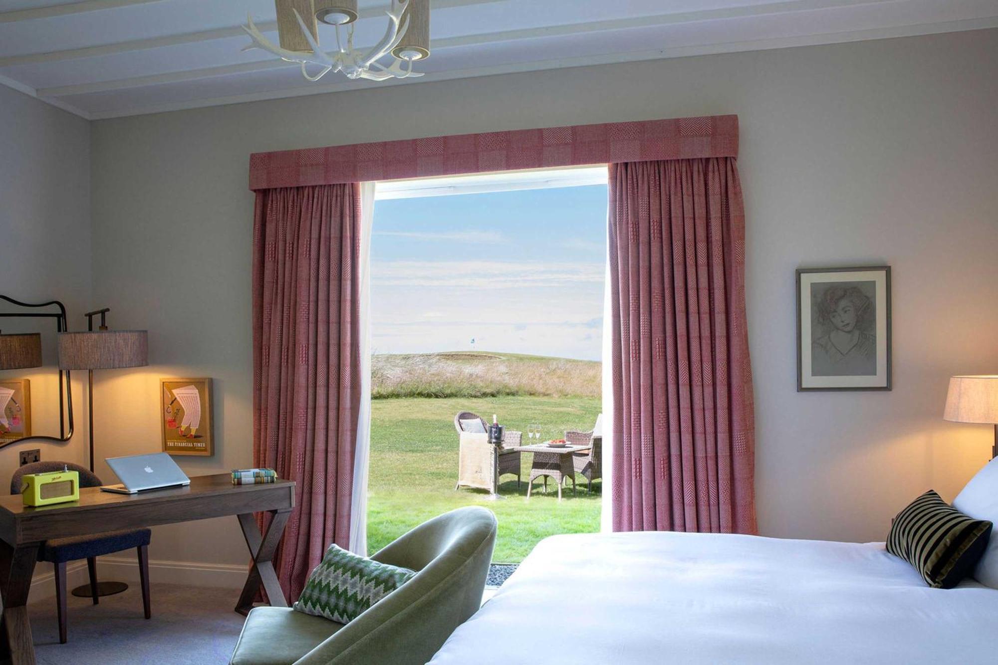 Another Place, The Machrie Hotel